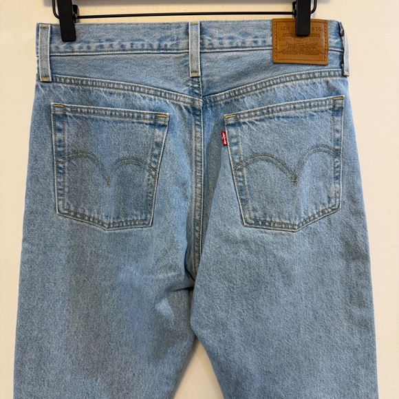 LEVI’S Wedgie Straight Light Wash Jeans 28 - Picture 11 of 12
